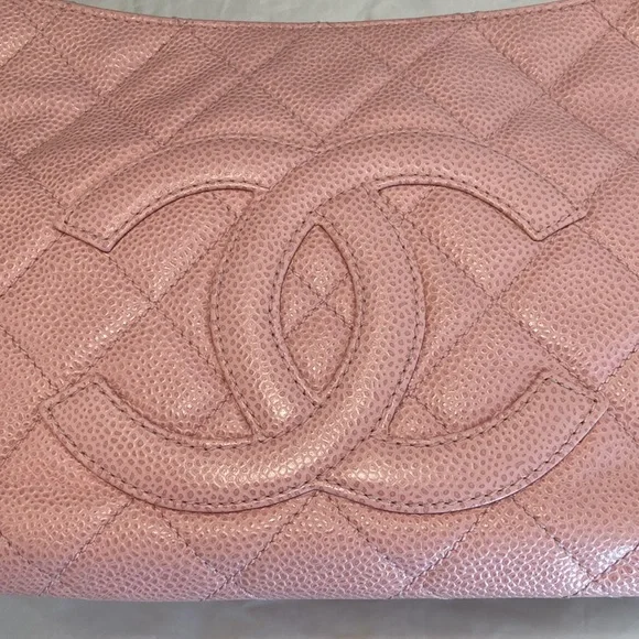 CHANEL Timeless Quilted CC Shoulder Bag - Picture 4 of 16